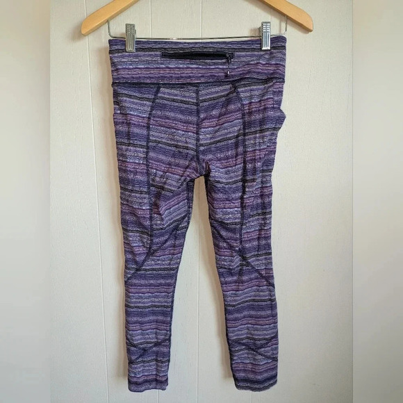 Lululemon Pace Rival CropSpace Dye Twist Ultra Violet Multi Naval Blue Size 6 - Picture 3 of 6